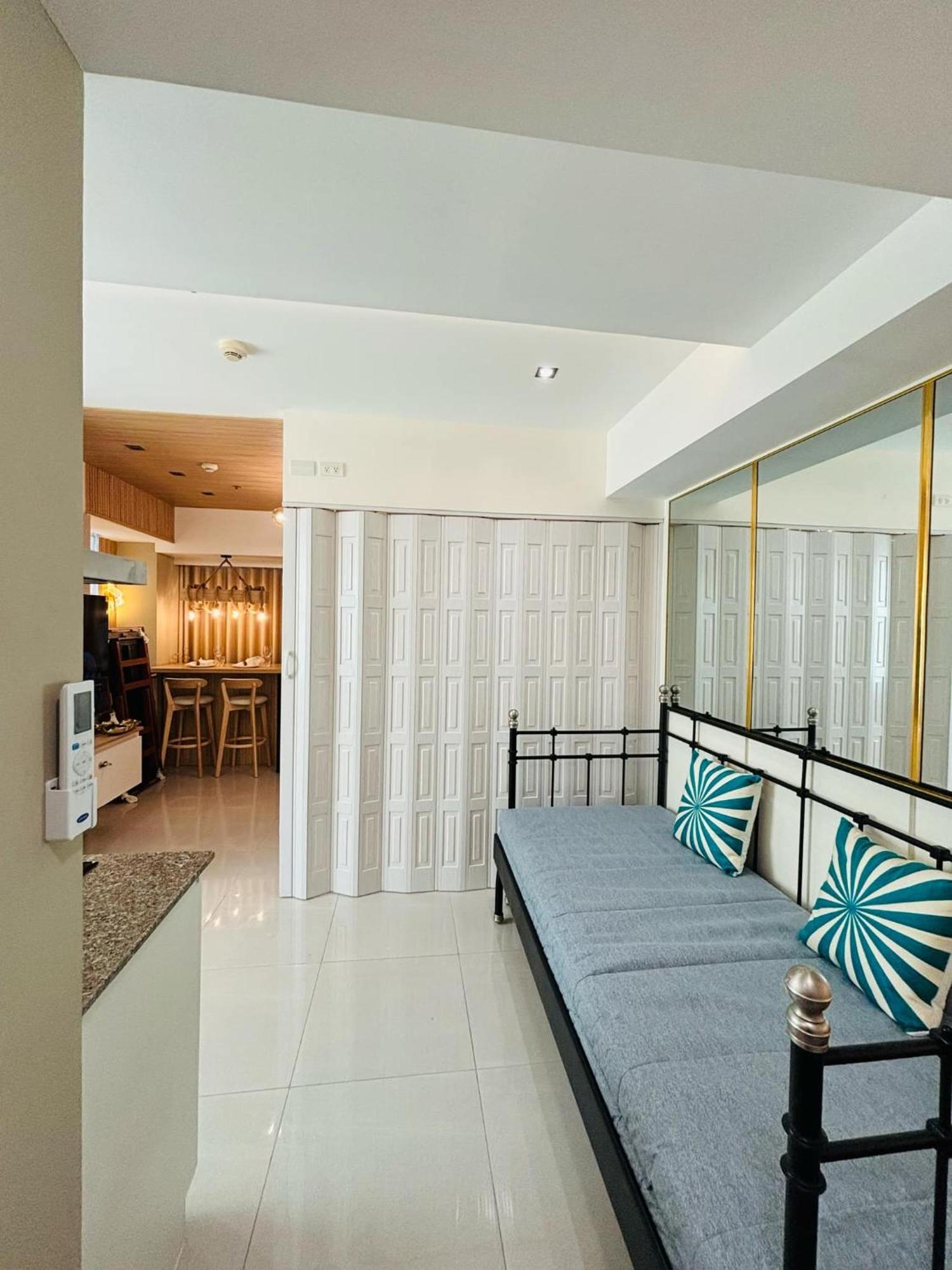 Manila Urban Resort At Azure 外观 照片